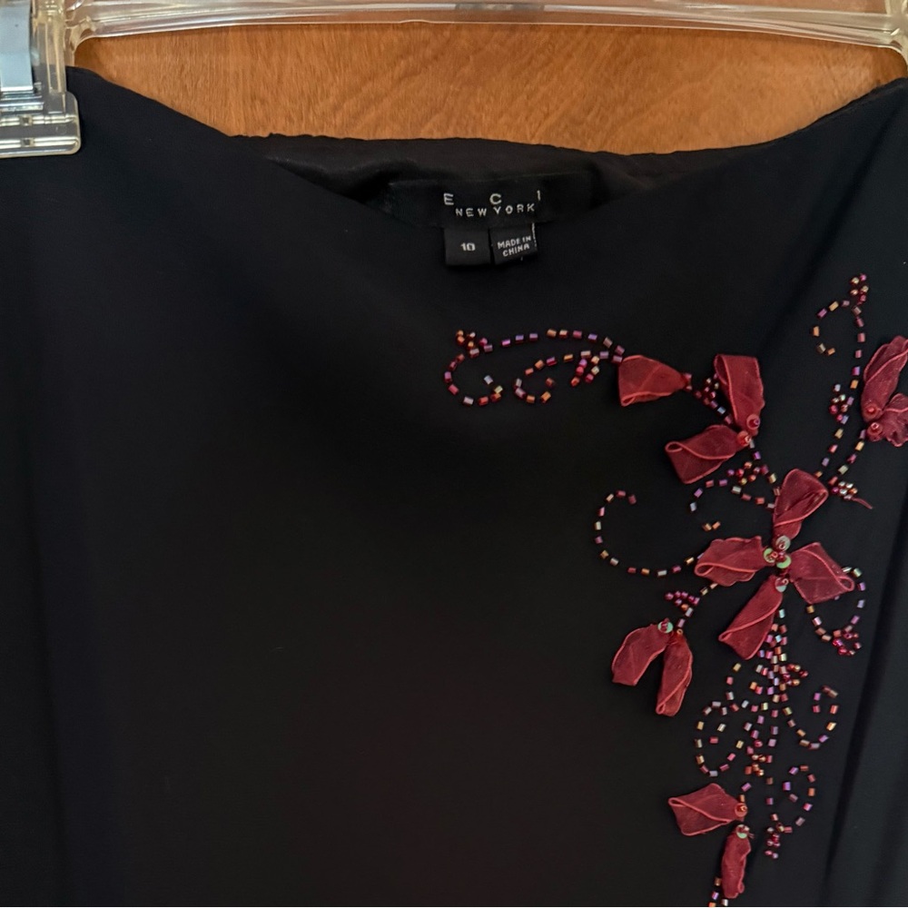 Elegant Black and coral accented Floral Dress 2piece set. - Picture 3 of 3